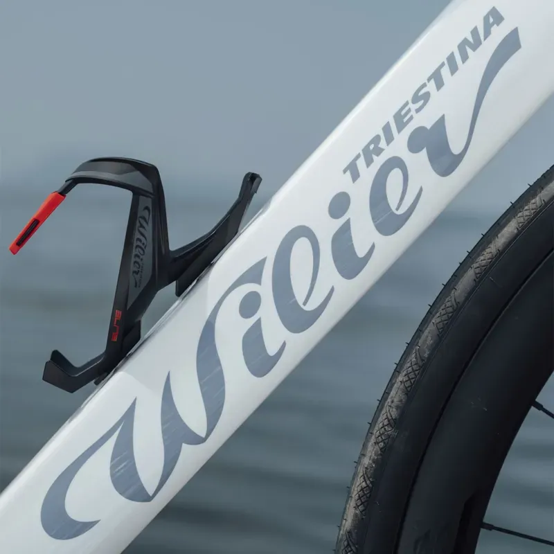 Wilier Rapida 105 Di2 Bike in Weekend White-1