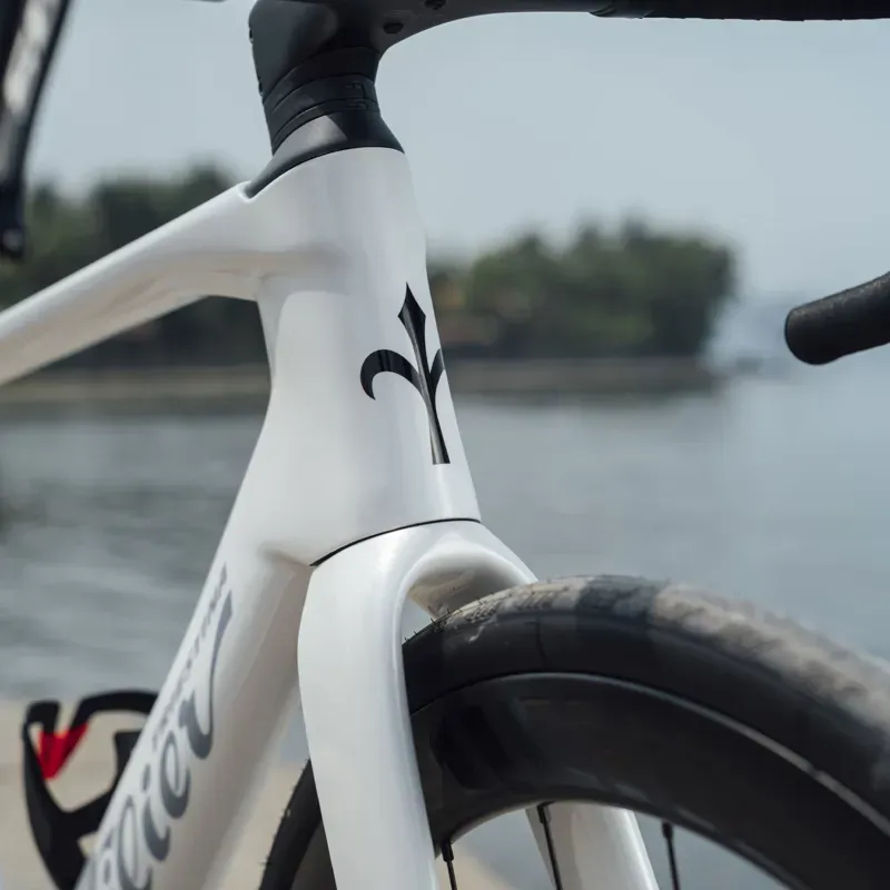 Wilier Rapida 105 Di2 Bike in Weekend White-3