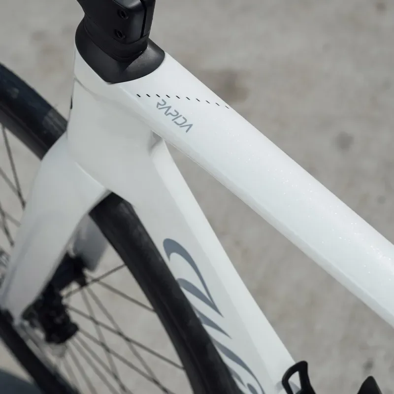 Wilier Rapida 105 Di2 Bike in Weekend White-4